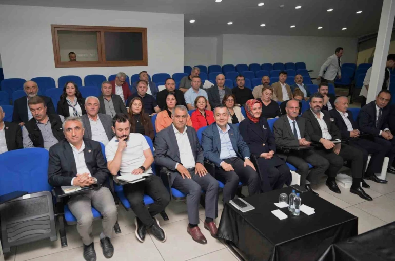 Esenyurt Belediyesi’nden muhtarlara özel eğitim: "Muhtarlar Mektebi" başladı