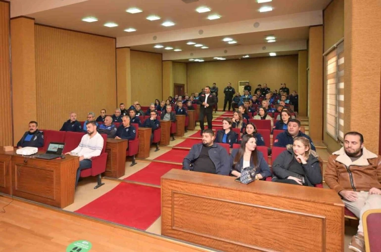 Esenyurt’ta personel için afet bilinci seferberliği 