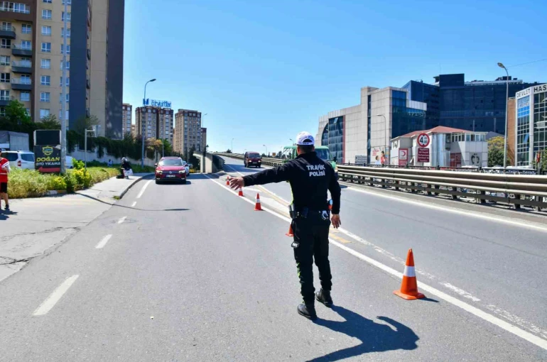 Esenyurt’ta sürücülere ’İlk Yardım ve Trafik Bilinci’ eğitimi verildi 