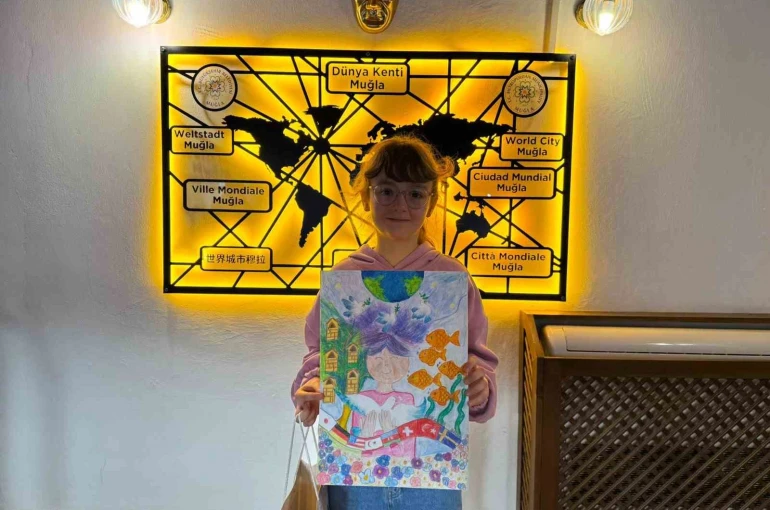 Eseriyle 19 ülke arasından seçildi, barışın renkleri Muğla’dan yükseldi 