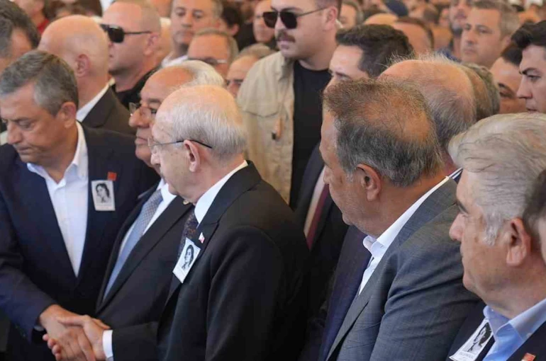 Eski CHP Genel Başkanı Deniz Baykal’ın eşi Olcay Baykal, toprağa verildi
