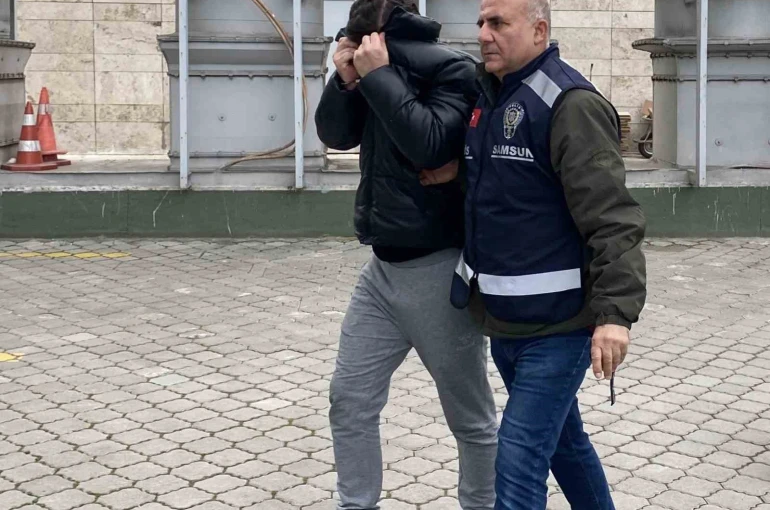 Eski kız arkadaşını darp ettiği iddiasıyla gözaltına alındı 