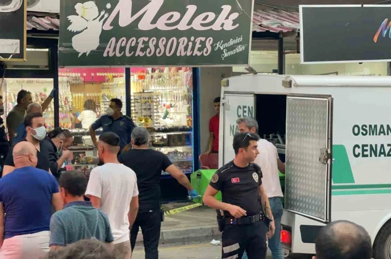 Eski sevgilisini öldürüp intihar etti