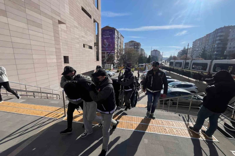 Eskişehir merkezli 6 ilde uyuşturucu operasyonu 