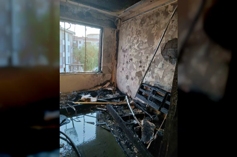 Eskişehir’de 2 katlı binada yangın: 5 kişi dumandan etkilendi