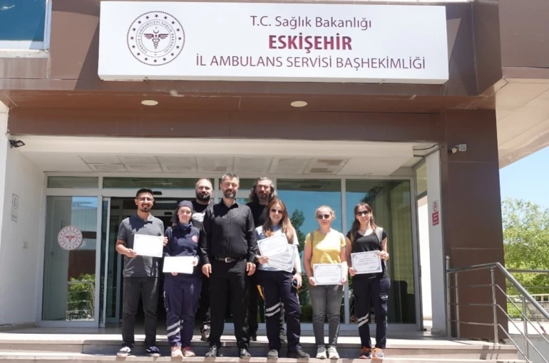 Eskişehir’de başarılı Acil Sağlık ekiplerine başarı ve teşekkür belgesi verildi