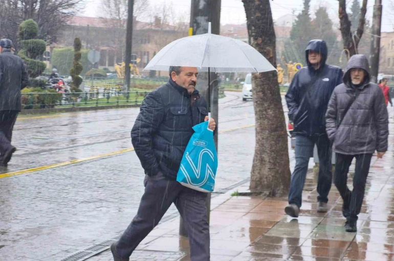Eskişehir’de beklenen yağmur geldi 