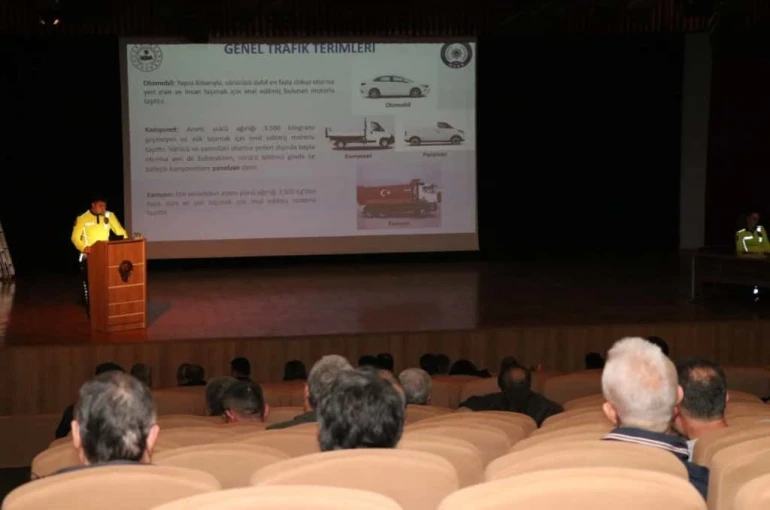 Eskişehir’de fahri trafik müfettişleri ile toplantı yapıldı