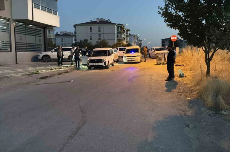 Eskişehir’de iki aile arasında çıkan kavgada 2 kişi yaralandı 