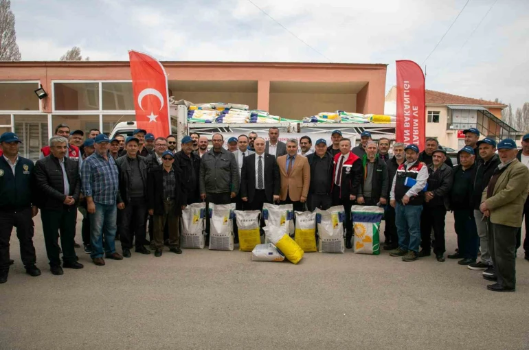 Eskişehir’de üreticilere hise destekli yağlık ayçiçeği tohumu 