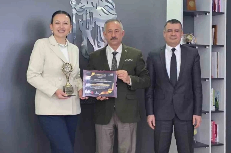 Eskişehir’deki öğretmene ’2026 Yılının Yenilikçi Öğretmeni’ ödülü 