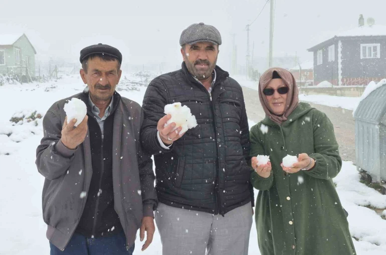 Eskişehir’in yüksek kesimdeki mahallesi kışa geri döndü 