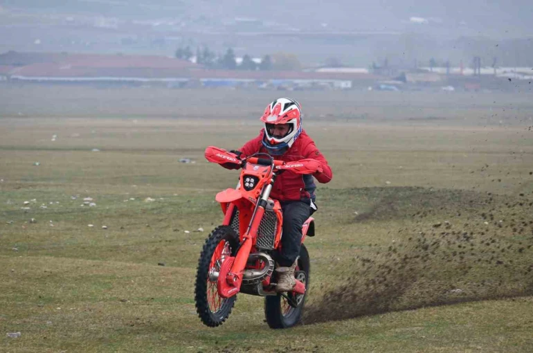 Eskişehirli motosikletçilerin pist talebi 