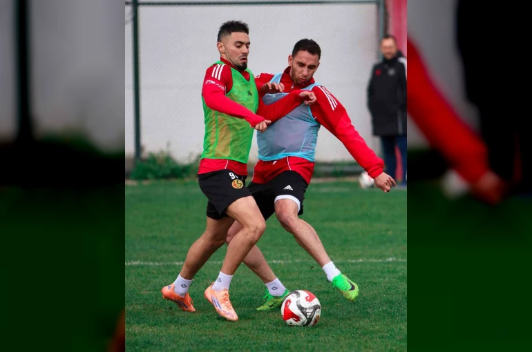 Eskişehirspor, Ayvalıkgücü Belediyespor maçı için hazırlanıyor 