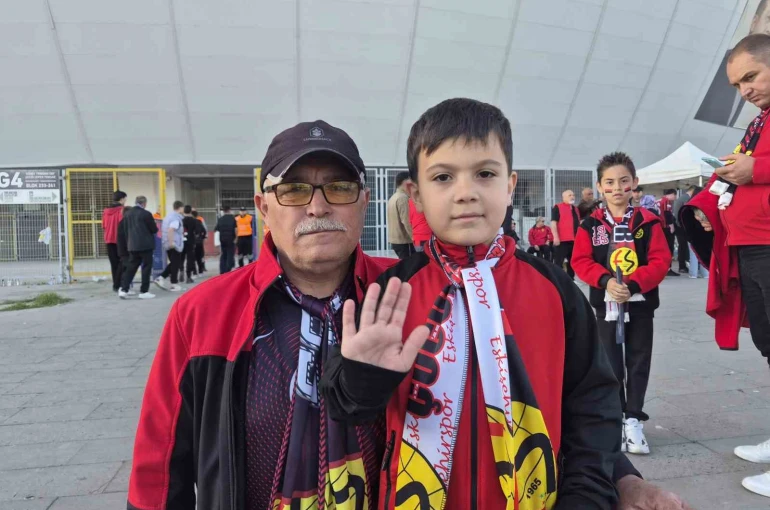 Eskişehirspor’un kritik karşılaşmasına dede-torun geldiler 
