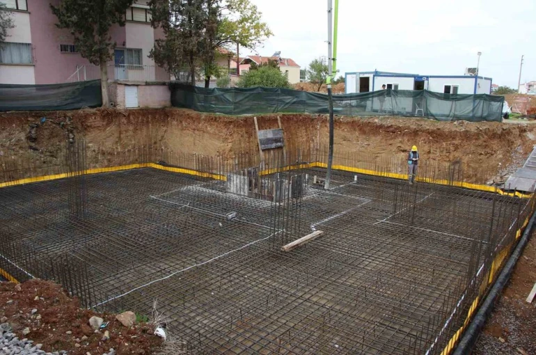 Eşme’de sağlık tesisleri ve meslek yüksekokulu binası temeli atıldı 