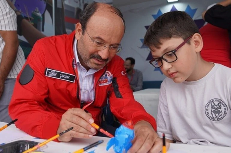 ETÜ, TEKNOFEST heyecanına ortak oluyor 