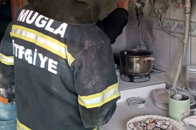 Evde çıkan yangın ev sahibinin müdahalesi ile söndürüldü 