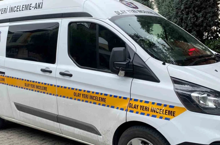 Evinin balkonunda ölü bulundu