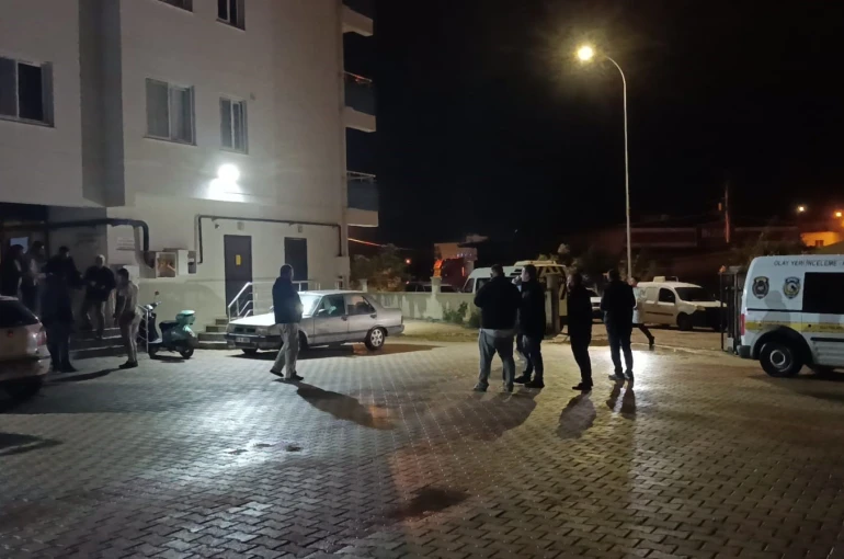 Evinin kapısında uğradığı silahlı saldırıda hayatını kaybetti 