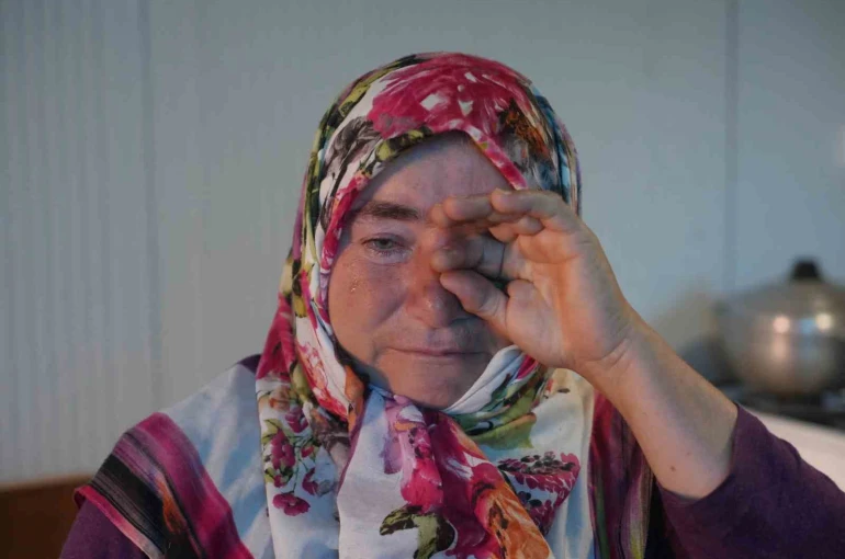 Evleri küle döndü, yardım parasıyla ev yaptırmak isterken konteynere mahkum oldular 