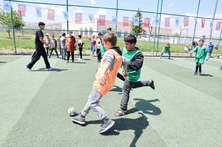 Eyyübiyeli çocuklar 23 Nisan Futbol Turnuvasında buluştu 