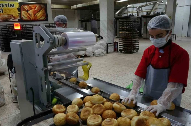 Fabrika gibi çalışan lisenin yıllık cirosu 1,5 milyon