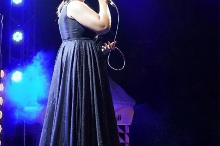 Fado’nun yeni sesi Cludia Madeira İstanbul’da müzikseverlerle buluşacak 