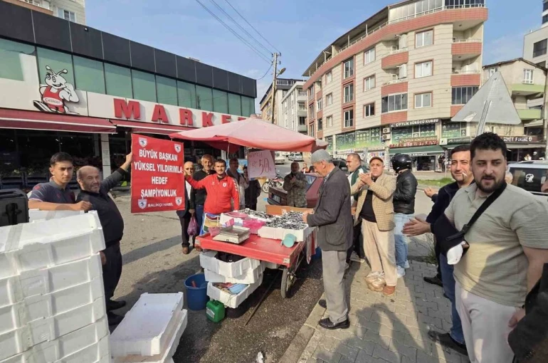 Fanatik balıkçı çıldırdı, hamsiyi 25 TL’den sattı 