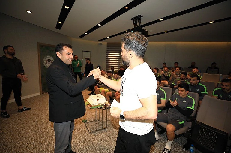Fatih Özgökçen Konyaspor’u yalnız bırakmadı!