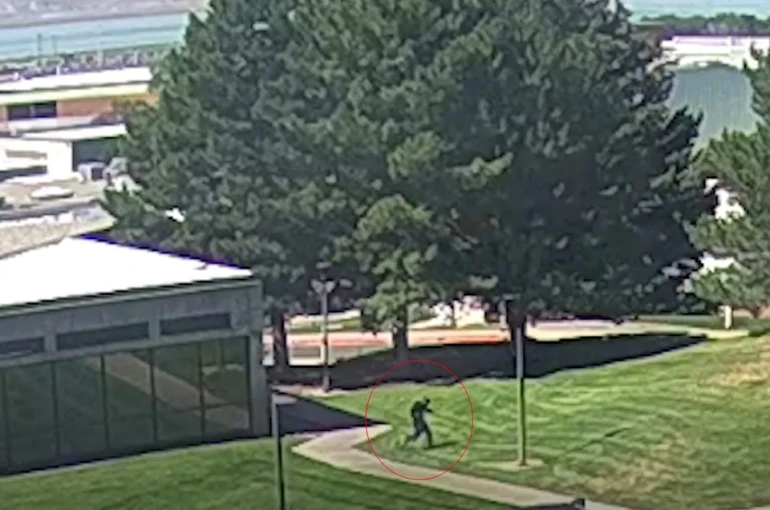 FBI, "Charlie Kirk" suikastı zanlısının görüntüsünü yayınladı