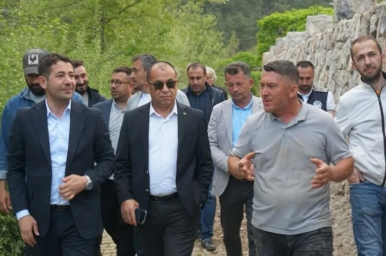 Feke’de Sokak Sağlıklaştırma Projesi yerinde incelendi 