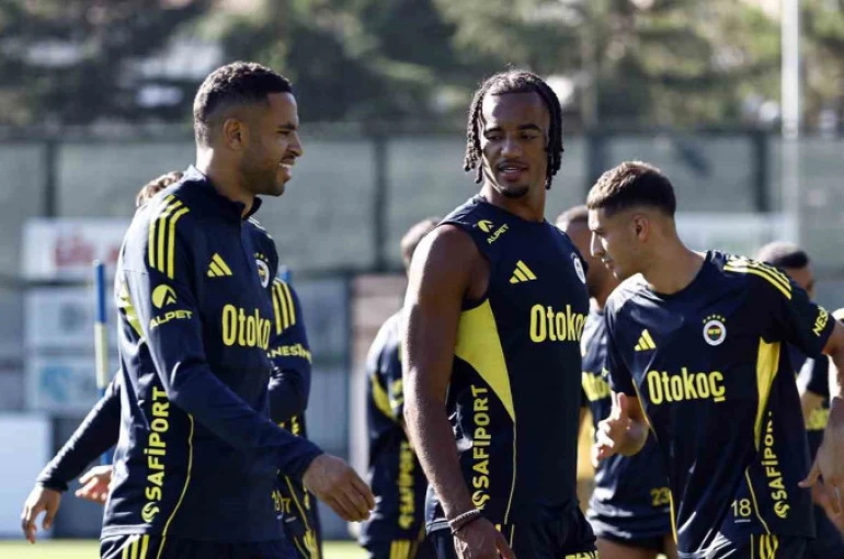 Fenerbahçe, Alanyaspor maçı öncesi kampa girdi