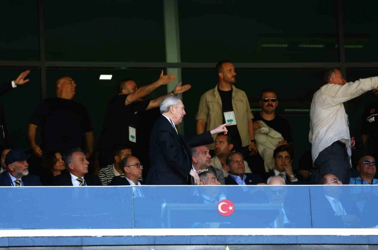 Fenerbahçe olağanüstü seçimli genel kurulunda arbede çıktı 