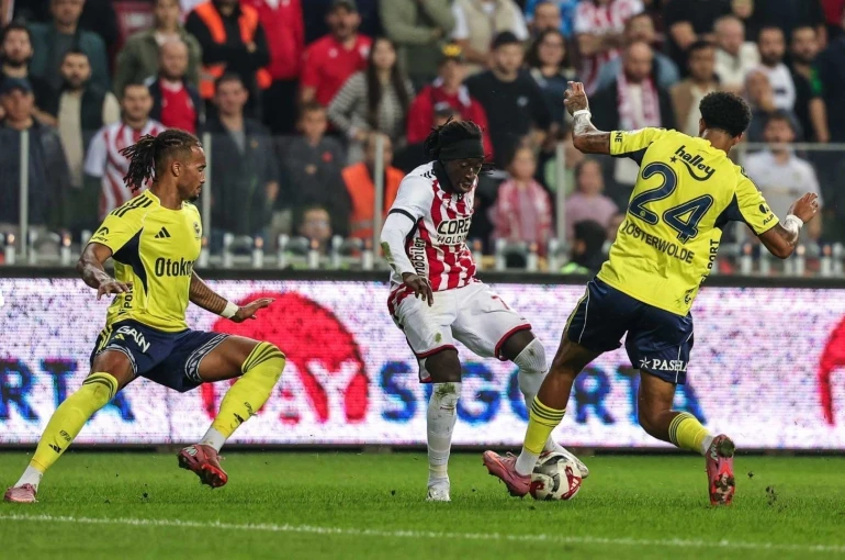 Fenerbahçe, Turkcell Süper Kupa yarı finalinde Samsunspor ile karşılaşacak 