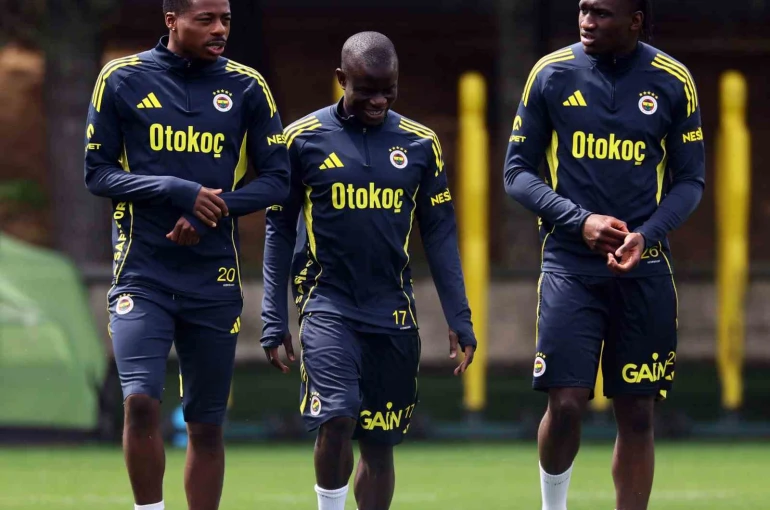 Fenerbahçe’de Çaykur Rizespor maçı hazırlıkları devam etti 