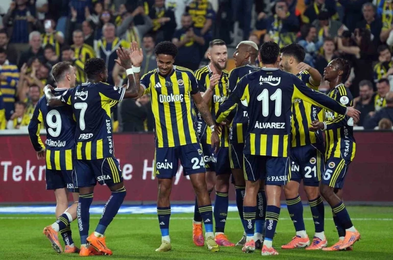 Fenerbahçe’de hedef; derbi galibiyeti ile liderliği almak 
