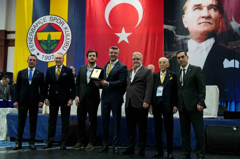 Fenerbahçe’den, Ali Şen’e 50. yıl plaketi