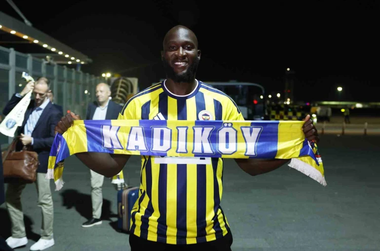 Fenerbahçe’nin yeni transferi Romelu Lukaku, İstanbul’a geldi 