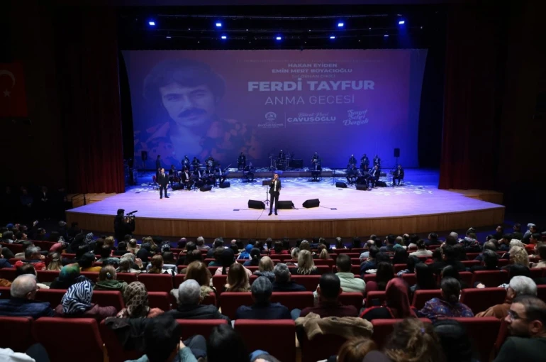 Ferdi Tayfur Denizli’de şarkılarıyla anıldı 