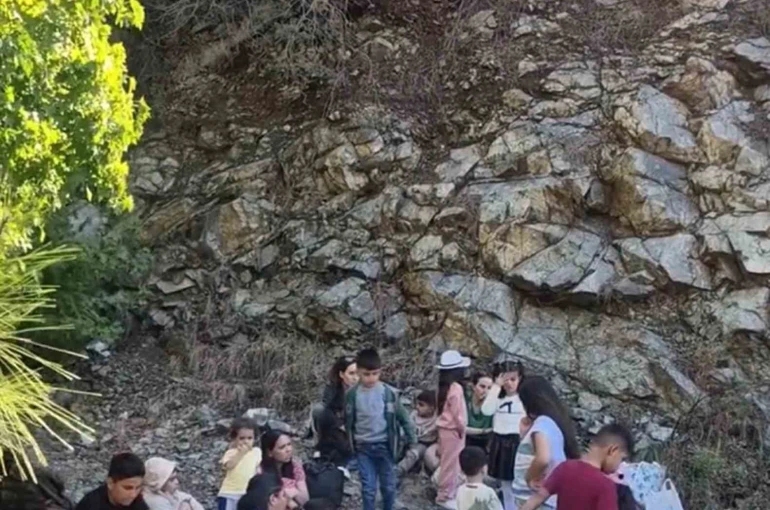 Fethiye’de 43’ü çocuk 65 düzensiz göçmen ve 4 göçmen kaçakçısı yakalandı 