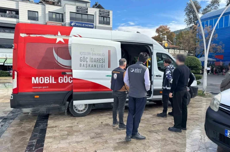 Fethiye’de yılbaşı öncesi yabancı uyruklulara yönelik denetimler sürüyor 