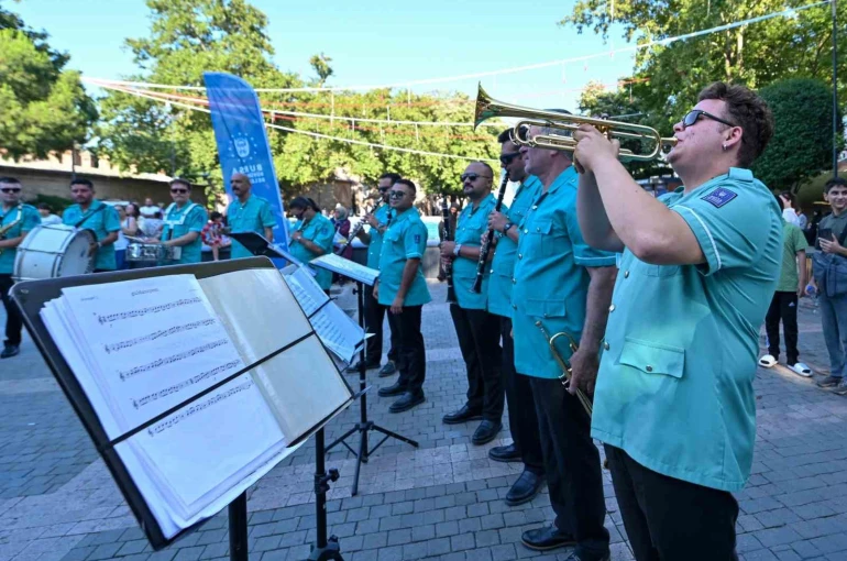 Fetih coşkusu, notolarla yankı buluyor 