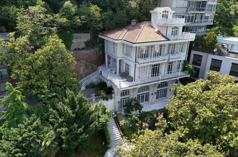 FETÖ firarisi Akın İpek’in Bebek’teki köşkü yeniden satışta 
