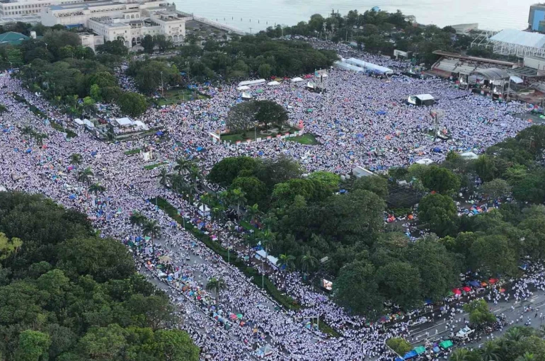 Filipinler’de 650 binden fazla kişi, yolsuzluk iddialarının ardından sokaklara döküldü