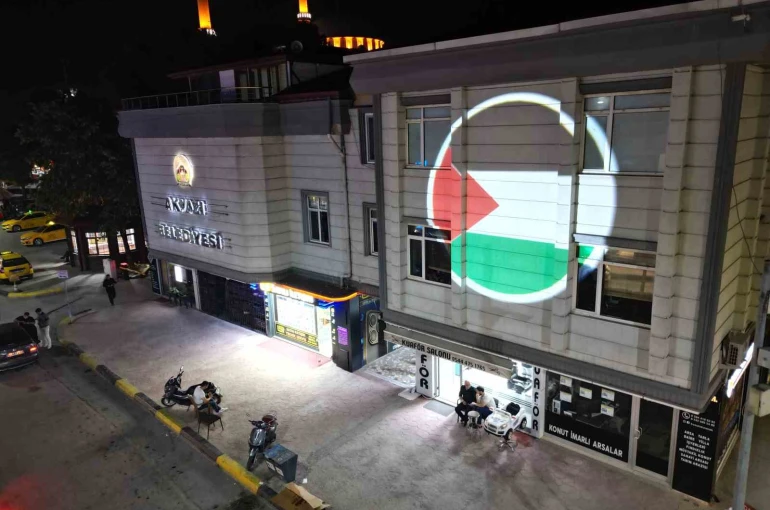 Filistin için birlik mesajı: Belediye ve araçları bayraklarla donatıldı