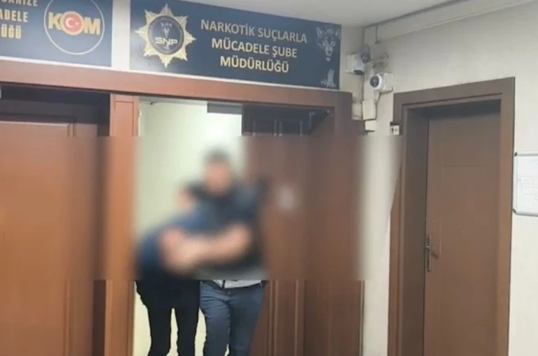 Firari hükümlü, uyuşturucu ve silahla yakalandı 
