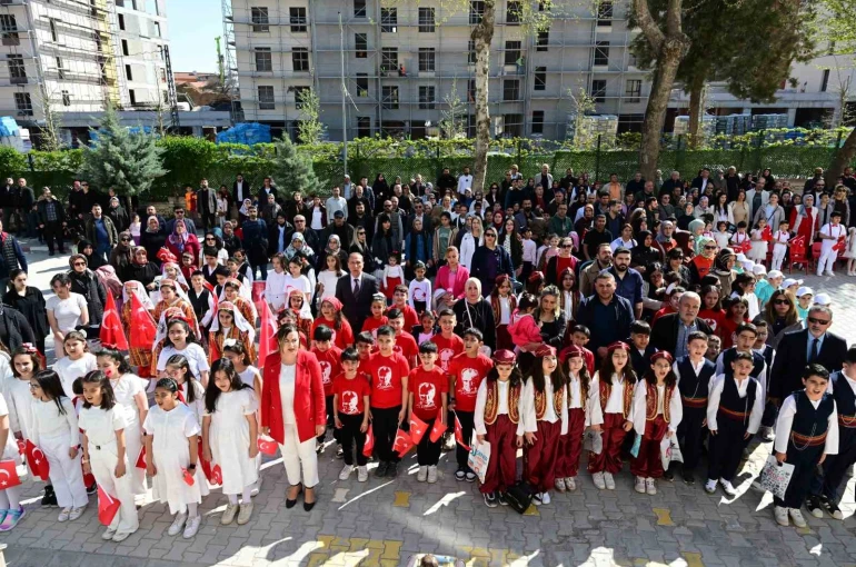 Fırat İlköğretim Okulu’nda 23 Nisan etkinliği 
