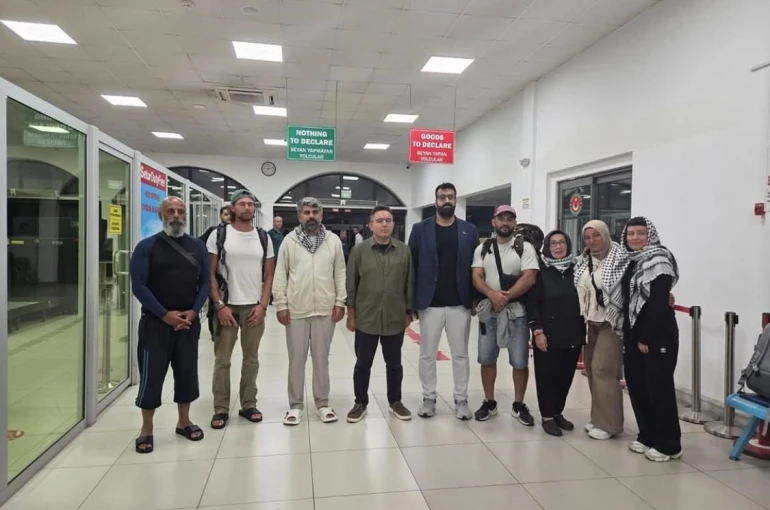 Fırtına Gazze yolcularını Marmaris’e getirdi