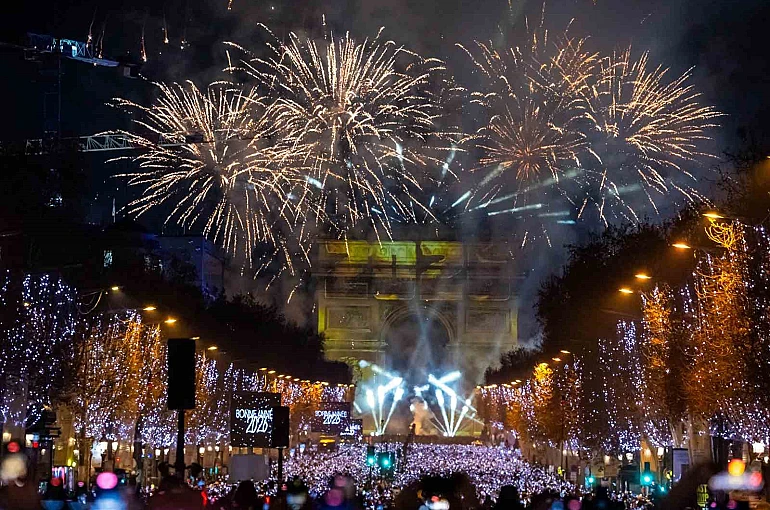 Fransa’da yeni yıl üst düzey güvenlik önlemleri altında kutlandı 